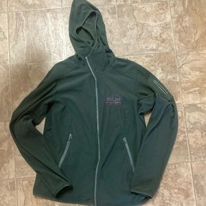 Arcteryx delta LT hoody. Has a guiding logo on front